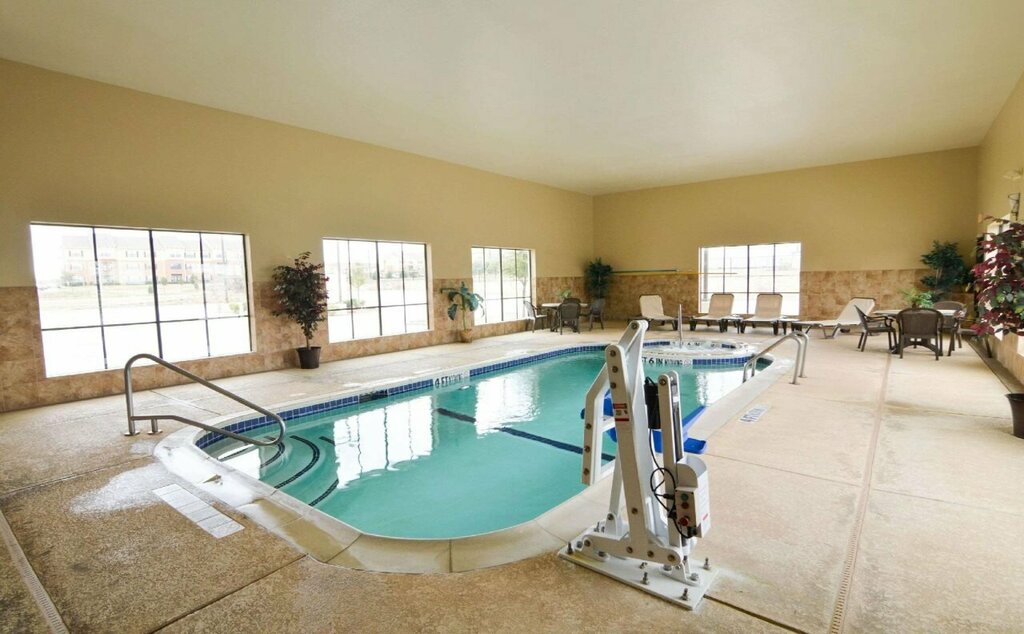 Comfort Inn & Suites Fort Worth - Fossil Creek