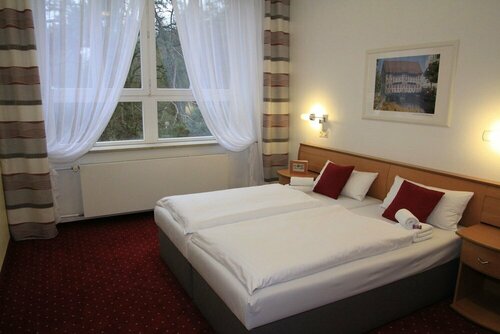 Seminarhotel Eldenholz, Забронировать Отель Варен 
