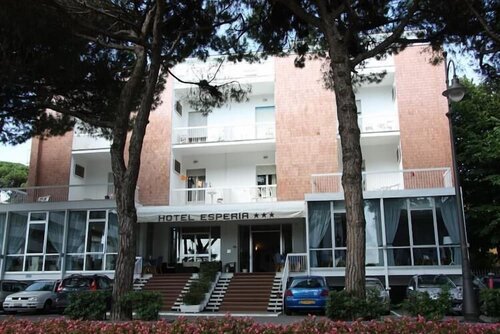 Hotel Esperia, Забронировать Отель Отели в центре Чезенатико, в центре, Парковка, Завтраки