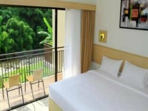 Driam Riverside Resort, Prenota Resort Hotel 3 stelle a West Java, 3*