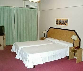 Embassy All Suites Hotel, Забронировать Отель Буэнос-Айрес провинция Буэнос-Айрес