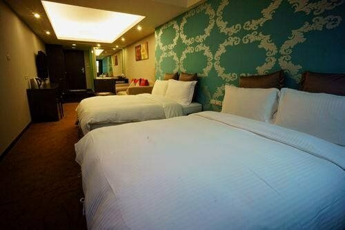Urban Chic Inn
