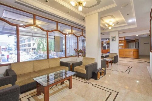 OYO Rooms Near Station Gulambaba Road 2, Забронировать Отель Отели Сурат с завтраком, Завтраки