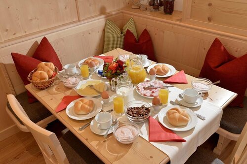 Haus Schneerose, Prenota Hotel Hotel a Tirolo con parcheggio, Parcheggio