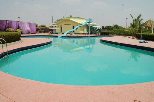 The Palm Resort, Rezerwuj Ośrodek wypoczynkowy Hotele w Rajasthan z basenem, Basen