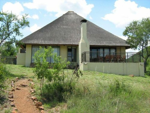 Leselo La Bontshi Lodge, Prenota Resort Hotel 3 stelle a Groblersdal, 3*