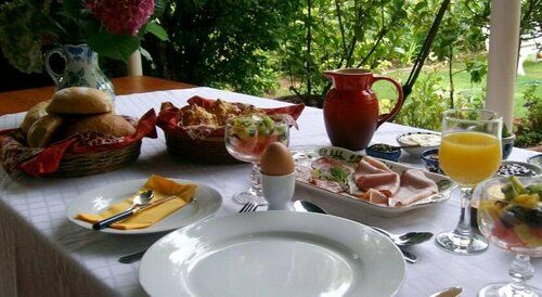 10 Alexander B&B, Забронировать Отель «постель и завтрак» Отели Стелленбос с бассейном, рядом с Bergzicht Heerenhuys Conference Centre, Бассейн