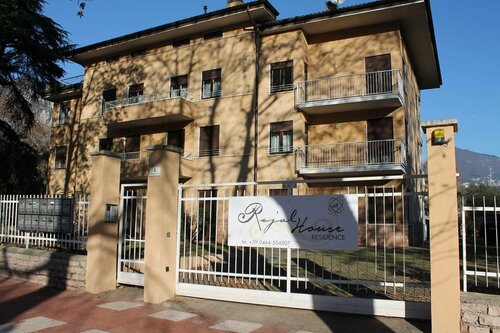 Residence Royal House, Забронировать Отель Отели Alto Garda e Ledro с парковкой, Парковка