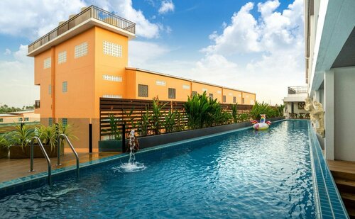 The Thames Pool Access Resort & Villa - SHA Extra Plus, Забронировать Курортный отель Отели Бухты Чалонг с бассейном, рядом с Стрелковый полигон Пхукета, Бассейн