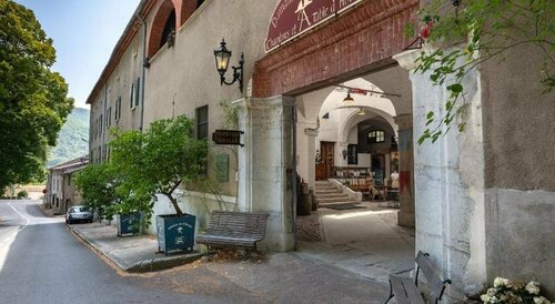 Domaine de lAmiral, Book Hotel Hoteller i Rhône-Alps med parkering, Parkering