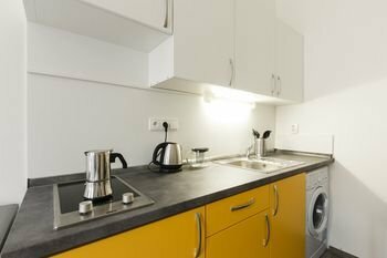 Residence Víta Nejedlého, Boek Appartement Praag Tsjechië, in de buurt van Karlin Studios
