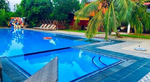 Hotel 4 U Saliya Garden, Забронировать Отель Отели Анурадхапура с бассейном, Бассейн