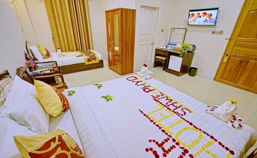 Hotel Shwe Phyo, Забронировать Отель Отели Мандалая с завтраком, рядом с Ma Soe Yein Nu Kyaung Monastery, Завтраки