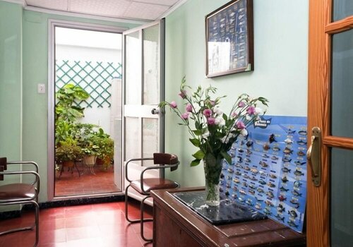 Hostal Tropical, Забронировать Хостел Отели в центре Старого города Оливы - Коста-де-Валенсия, в центре, Парковка