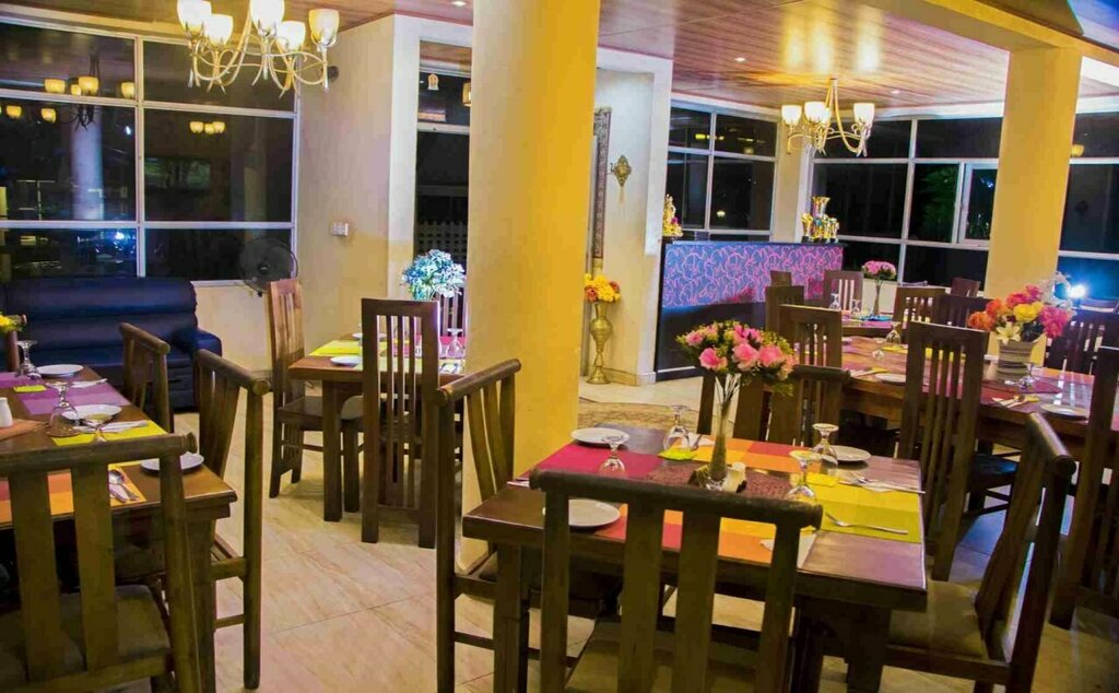 Hill Cool Hotel & Restaurant