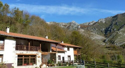 Casa Rural Los Riegos, Book Hotel Cazo Asturias