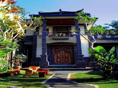 Sudani Bale Homestay, Rezerwuj Hotel Hotele w Bali z Parkingiem, Parking