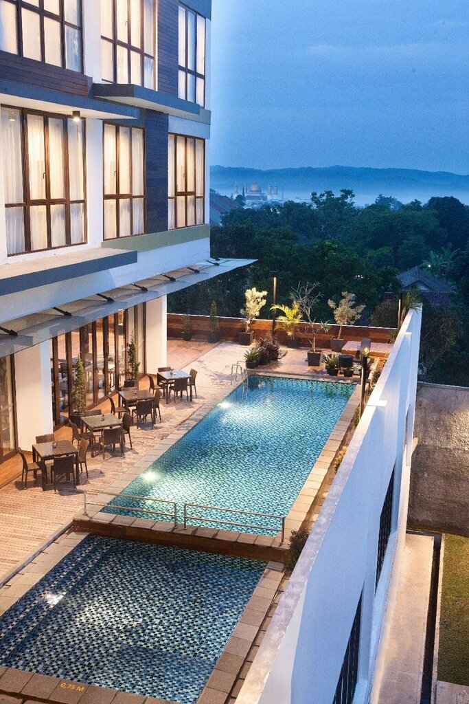 Hotel Santika Sukabumi