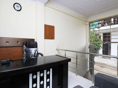 OYO 22917 Cgr Residency, Забронировать Отель Гургаон 
