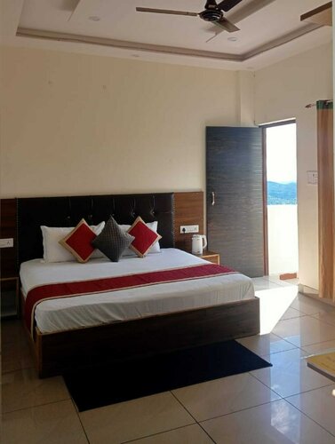 Sunny Pines Resort, Rezerwuj Ośrodek wypoczynkowy Tanie Hotele w Uttarakhand