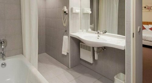 Astoria Hotel Antwerp, Забронировать Отель Отели Антверпена с завтраком, рядом с Metro Meir, Завтраки