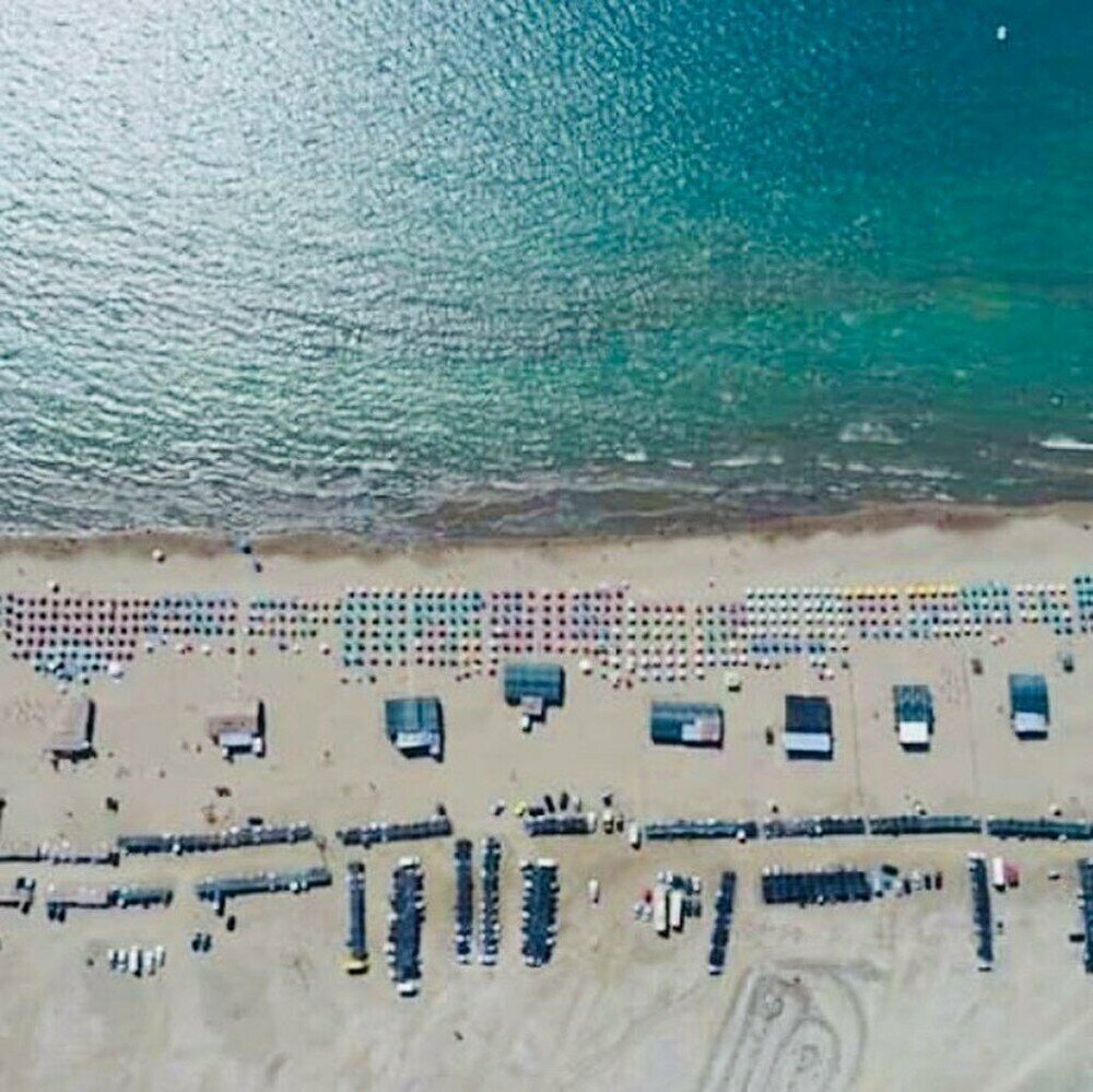 A 3-floor Building With 4 Bedroom, Near Beach