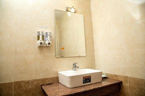 Tu Phuong Hotel, Забронировать Отель Отели провинции Хошимина с парковкой, Парковка
