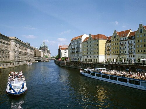 Mercure Hotel Berlin am Alexanderplatz, Reservar Hotel Hotéis em Berlim com estacionamento, perto de Centro Comercial Alexa, Estacionamento
