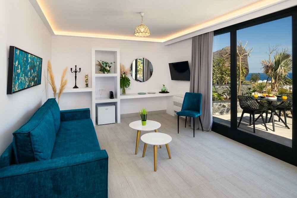Palm Island Suites