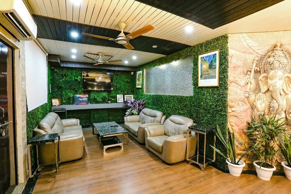 Fabhotel The Gross Infinity