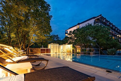 Thermenhotel Apollo, Забронировать Отель Отели в центре Бад-Фюссинг, в центре, Парковка, Завтраки