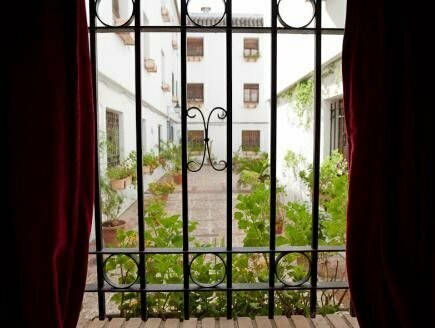 Hospedería del Atalia, Varaa Boutique-hotelli Hotellit Madrid pysäköinnillä, Pysäköinti