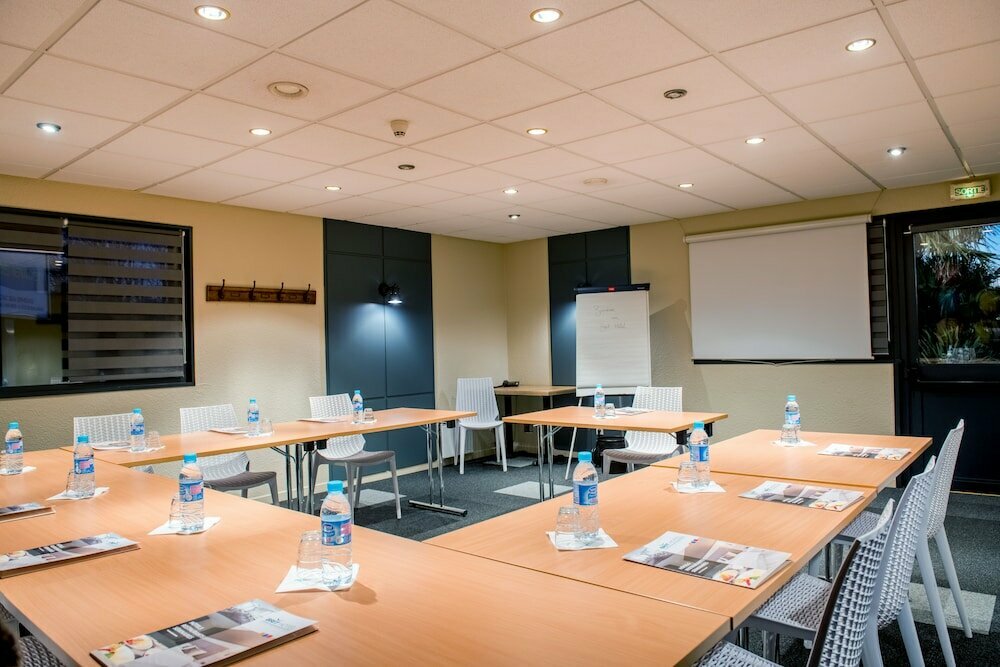 Brit Hotel Confort La Rochelle-Bistrot Les Temps Modernes