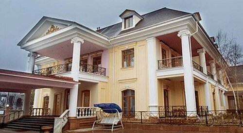 Guest House Almaty Sapar, Book Pension Hoteller i Almaty med parkering, Parkering