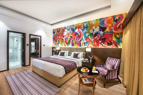 Royal Orchid Resort & Convention Centre, Boek Resort Hotels in Bangalore met zwembad, Zwembad