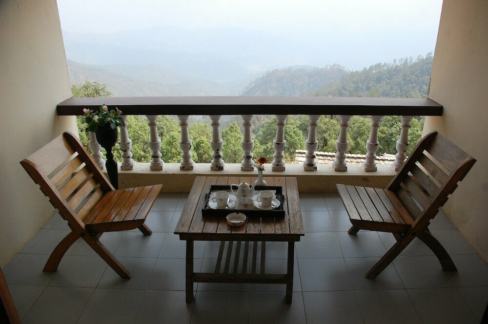 Tree of Life Grand Oak Manor, Binsar