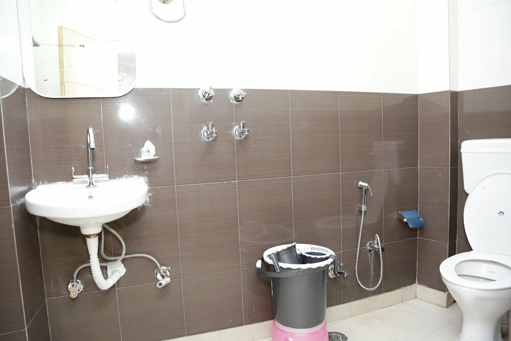 Hostel New King