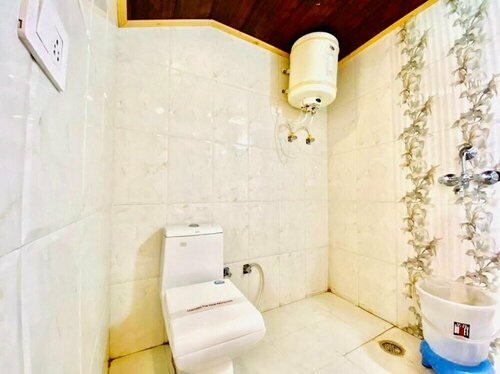 Hotel Hadimba Palace Manali, Забронировать Отель Отели штата Химачал-Прадеш 3 звезды, 3*