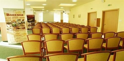 Bohemia, Забронировать Отель Звестовице Высочина