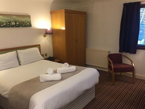 Healey Hotel, Book Hotel Batley West Yorkshire