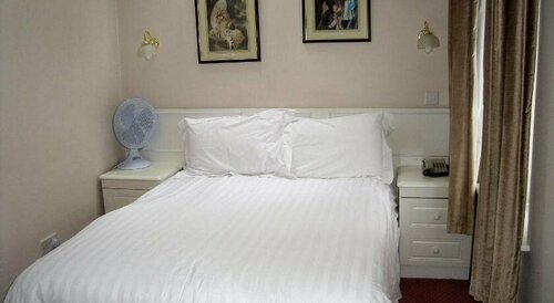 Firs Hotel, Забронировать Отель Хитчин Хартфордшир