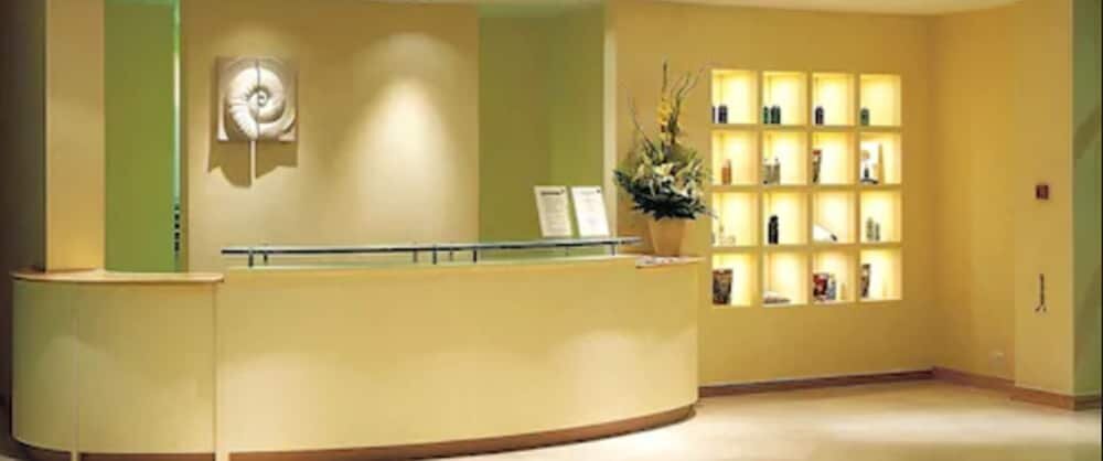 Regency Park Hotel