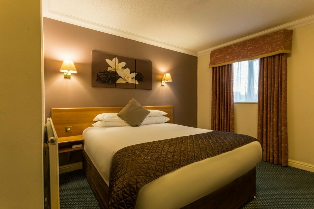 Holt Lodge Hotel