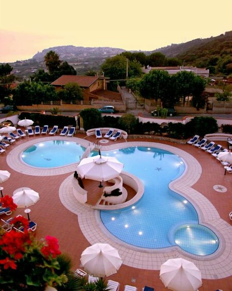 Sunshine Club Hotel