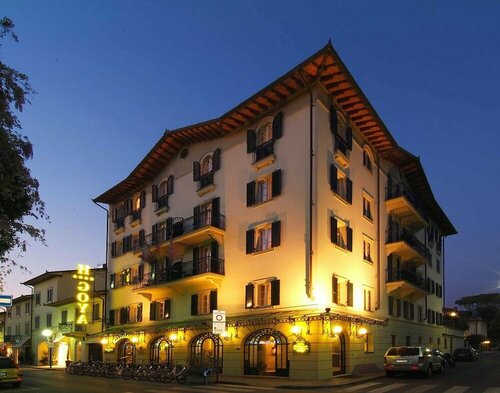 Hotel Goya, Забронировать Отель Форте-дей-Марми Версилия