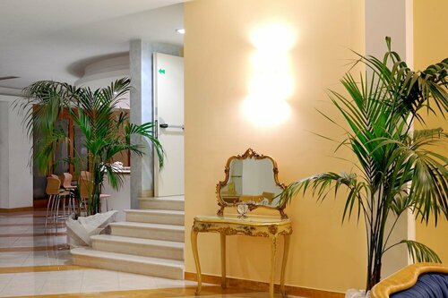 Hotel I Melograni, Забронировать Отель Отели Вьесте с бассейном, рядом с Пляж Пиццомунно, Бассейн