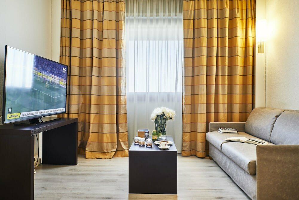 Living Place Hotel