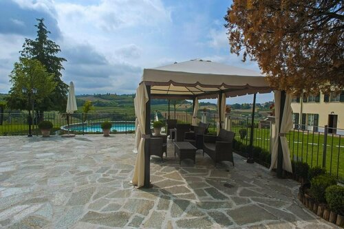Agriturismo Podere La Piazza, Prenota Hotel Costigliole dʼAsti Piemonte