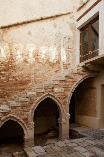 Hotel Ca Zusto Venezia, Забронировать Отель Бизнес-отели Венеции, рядом с Вокзал Accademia, 4* 5*