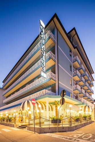 Hotel Principe, Забронировать Отель Отели Каорле с парковкой, Парковка
